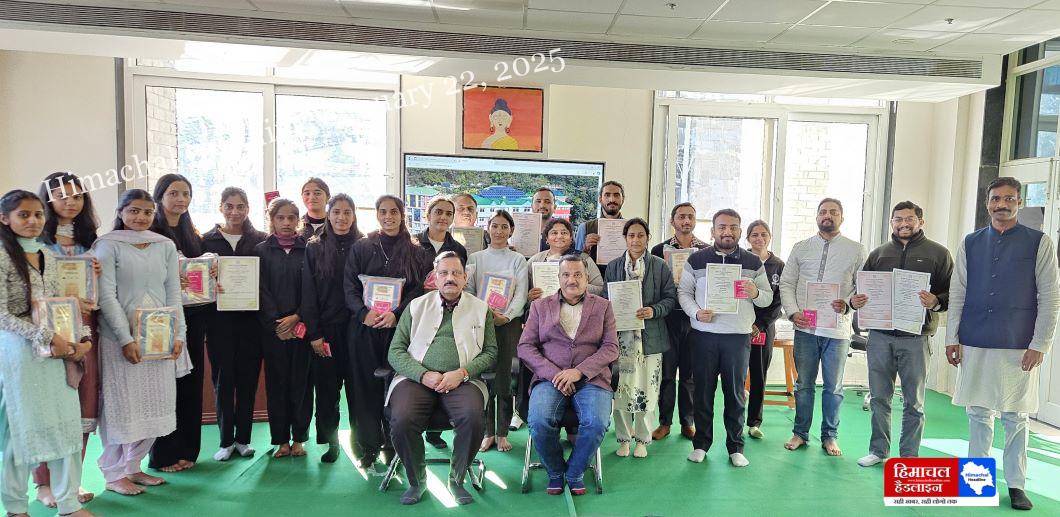 Technical University: Certificates distributed to those who did diploma and certificate courses in Sanskrit