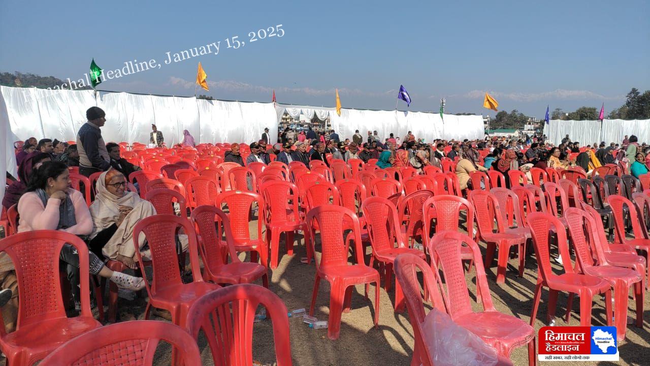 Anurag Singh Thakur spread his charm on Army Day, signs of BJP factionalism in Sujanpur, people left their chairs as soon as Anurag Thakur finished his speech
