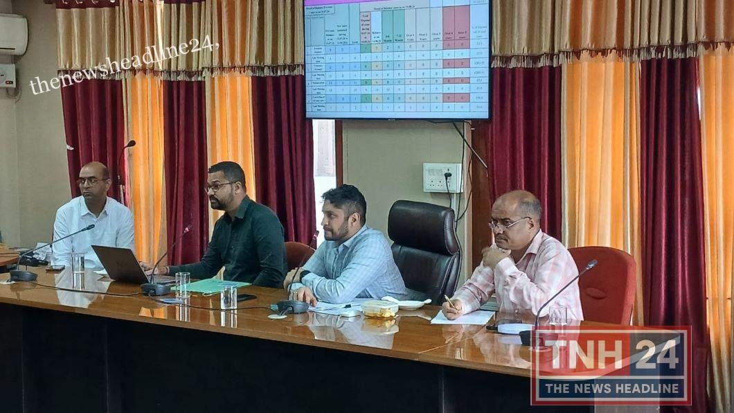 उपायुक्त ने कीराजस्व अधिकारियों की बैठक की अध्यक्षता, लंबित मामलों के समयबद्ध निपटारे के दिए निर्देश